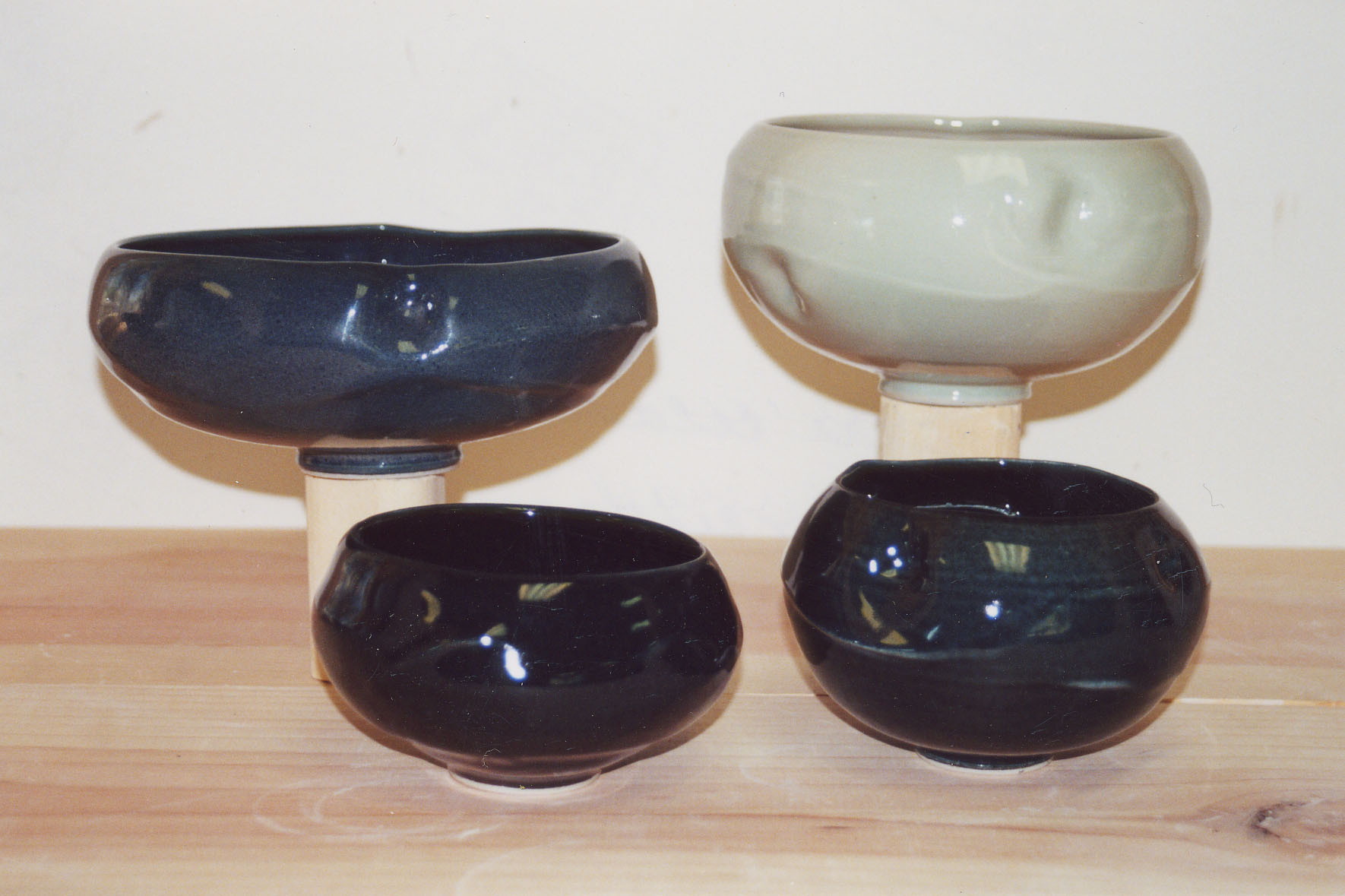 Porcelain bowls in deep blue and celadon